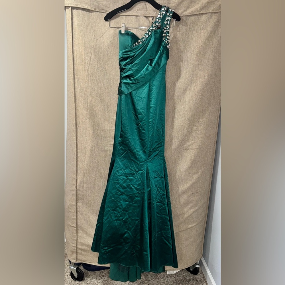 Emerald Green Mermaid Embellished Evening Gown Rionna size 1